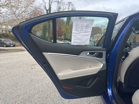 Used 2023 Genesis G70 3.3T w/ Sport Advanced Package image 25