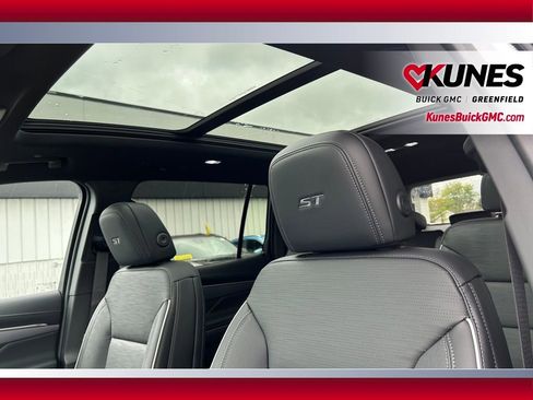 New 2026 Buick Enclave Sport Touring w/ Power Package image 32