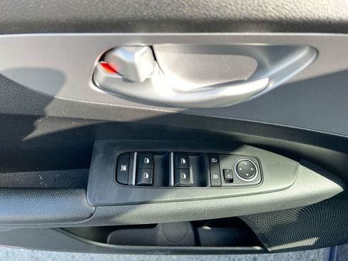 Used 2023 Kia Forte LXS FWD image 13