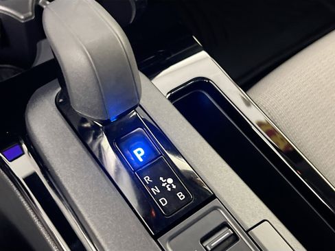 Used 2025 Toyota Prius LE image 25