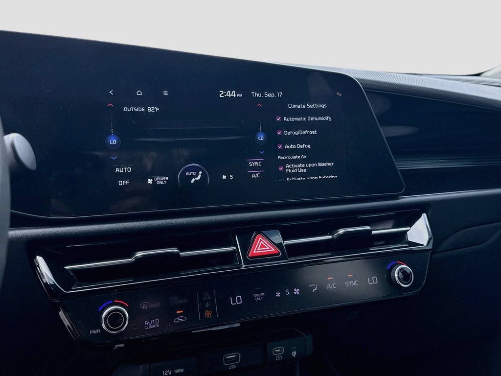 Certified 2023 Kia Niro EX FWD image 19