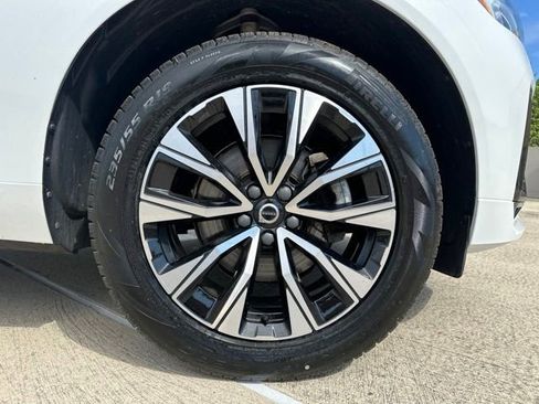 Certified 2024 Volvo XC60 B5 Core w/ Protection Package Premier AWD/4WD image 10