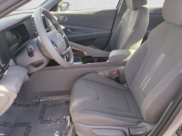 Used 2026 Hyundai Elantra Hybrid FWD image 15