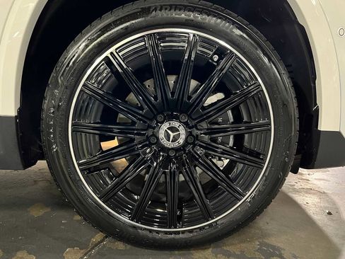 Certified 2025 Mercedes-Benz GLA 250 4MATIC image 9