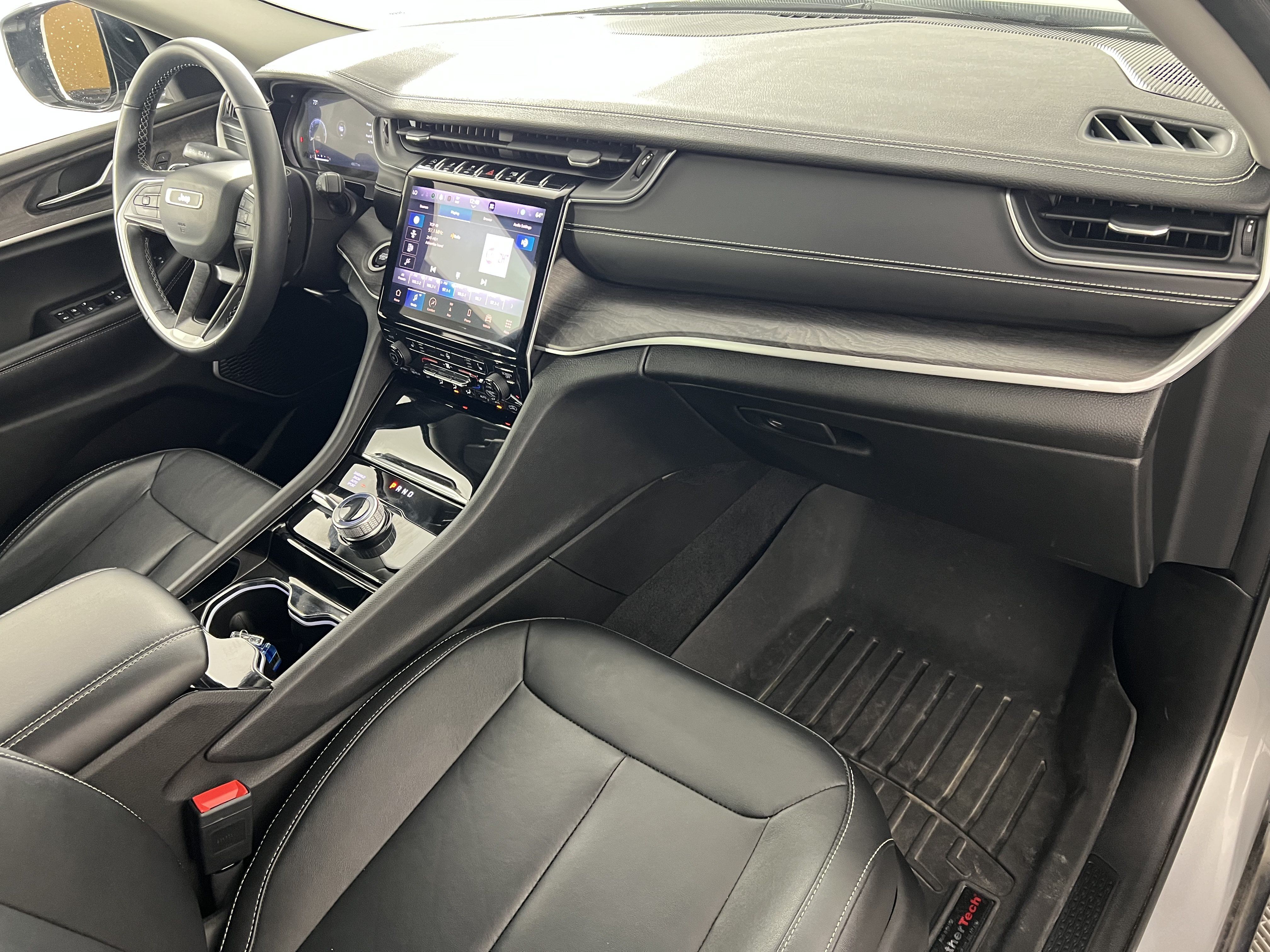 Used 2021 Jeep Grand Cherokee L Limited AWD/4WD image 26