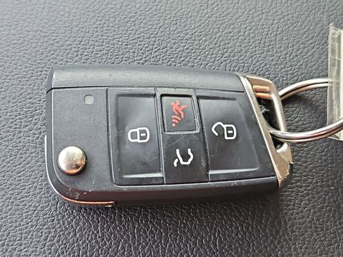 Used 2021 Volkswagen Tiguan SE AWD/4WD image 34