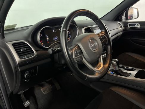 Certified 2021 Jeep Grand Cherokee Laredo X image 19