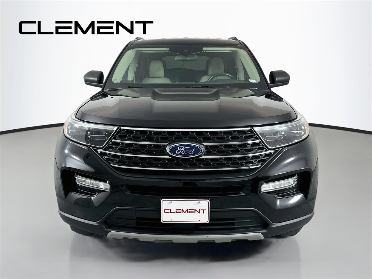 Used 2022 Ford Explorer XLT w/ Equipment Group 202A AWD/4WD image 3