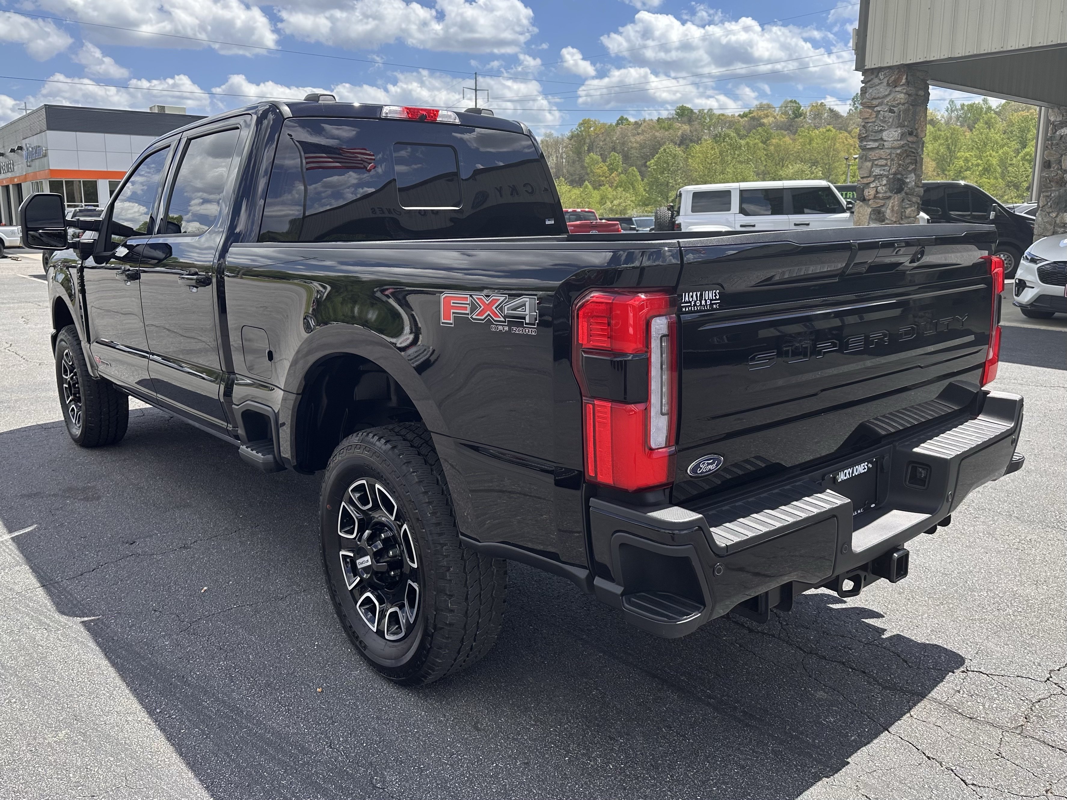 Used 2025 Ford F250 Platinum AWD/4WD image 7