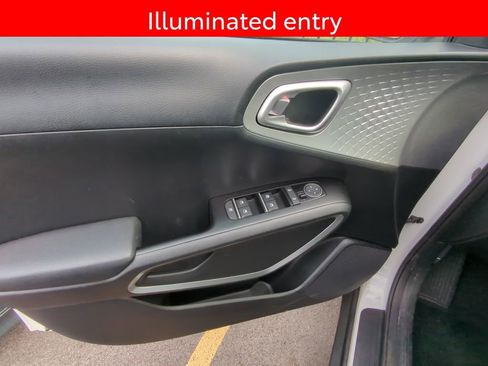 Used 2025 Kia Soul S image 8