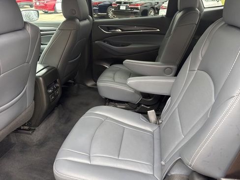 Used 2024 Buick Enclave Premium image 31