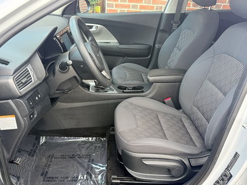 Used 2018 Kia Niro FE FWD image 28