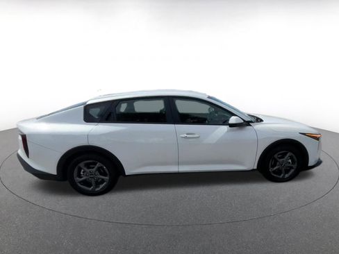 Used 2025 Kia K4 LXS image 16