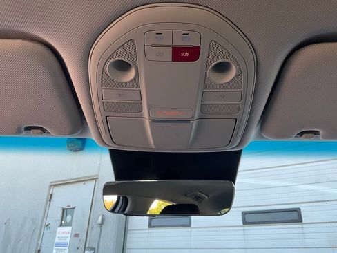 Used 2025 Genesis G70 2.5T image 16