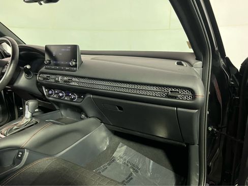 Used 2025 Honda HR-V Sport image 25