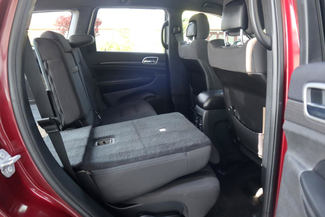 Used 2018 Jeep Grand Cherokee Laredo AWD/4WD image 44