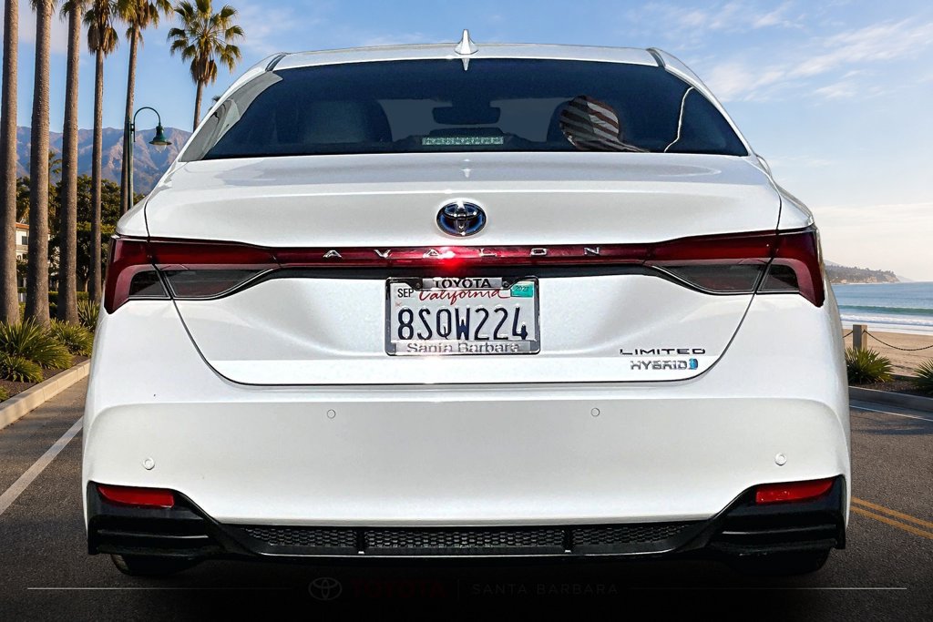 Used 2021 Toyota Avalon Limited w/ Advanced Safety Package FWD image 6