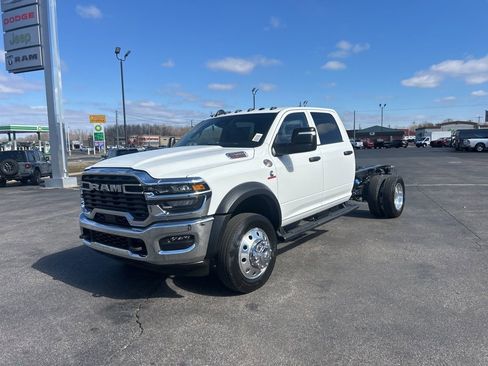 New 2026 RAM 5500 Tradesman w/ Chrome Appearance Group AWD/4WD image 7