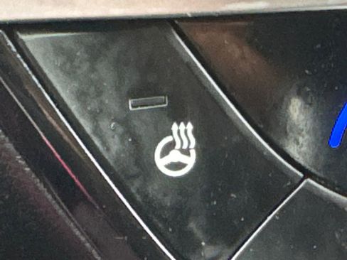 Used 2023 Kia Telluride EX image 32