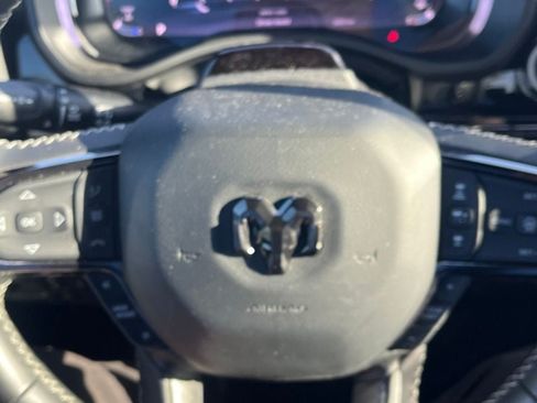 Used 2025 RAM 1500 Limited AWD/4WD image 2
