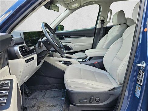 Used 2025 Kia Telluride S FWD image 15
