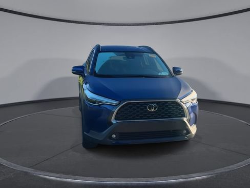 Used 2022 Toyota Corolla Cross XLE FWD image 3