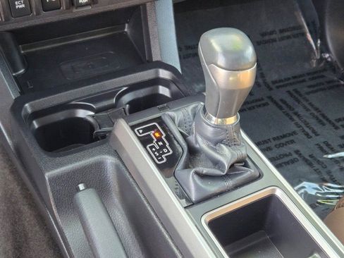 Used 2022 Toyota Tacoma Limited image 26