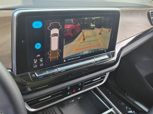 Certified 2026 Volkswagen Atlas SE w/ Panoramic Sunroof Package FWD image 23