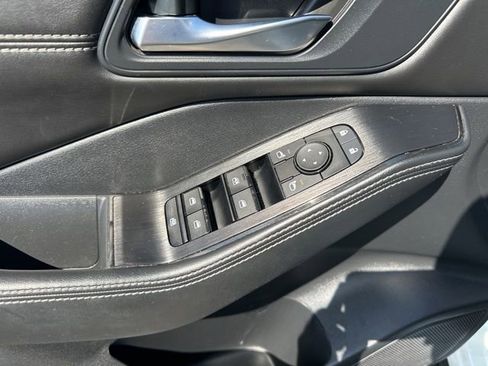 Used 2023 Nissan Rogue SV w/ SV Premium B Package AWD/4WD image 10