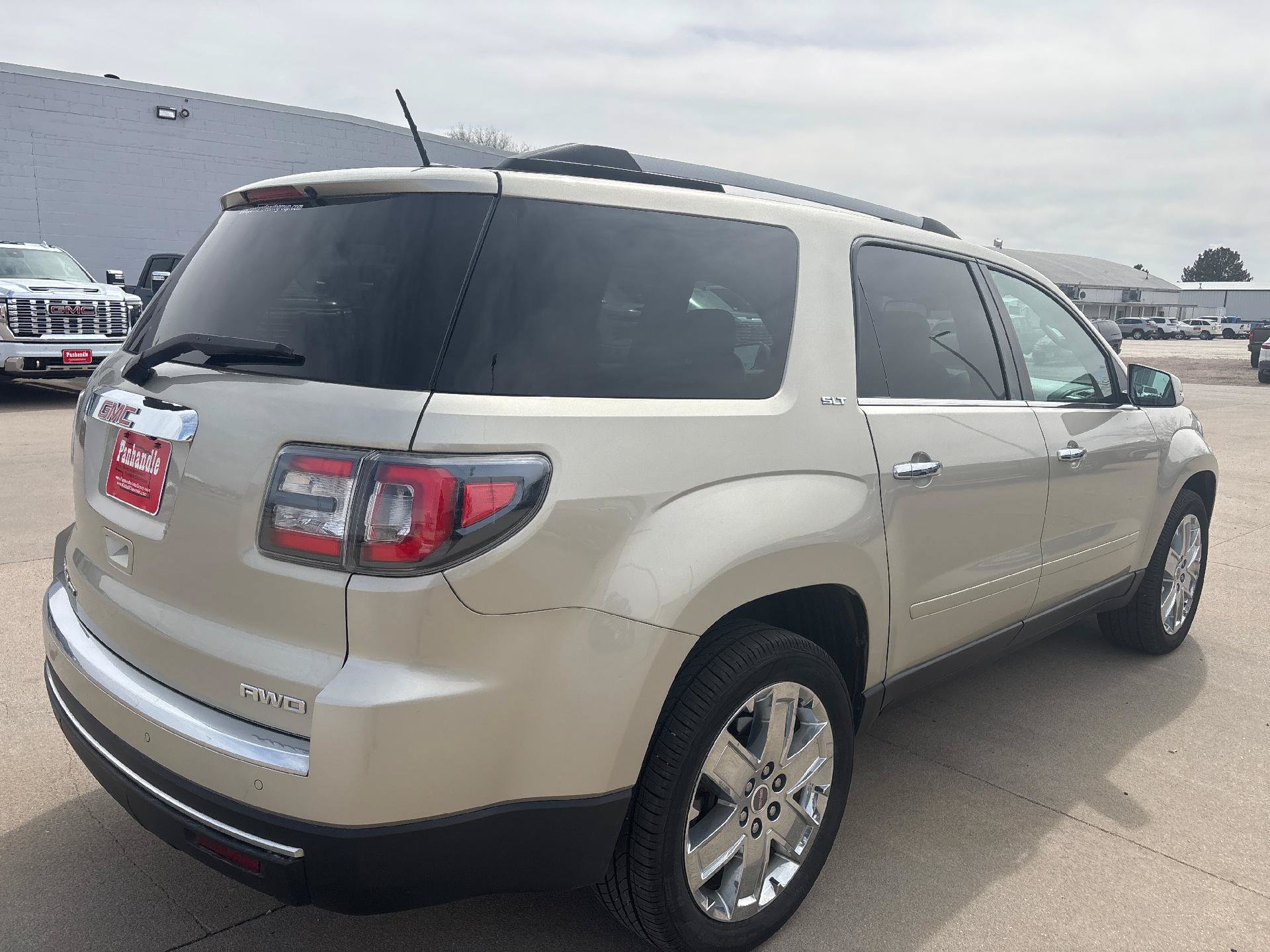 Used 2017 GMC Acadia Limited SLT AWD/4WD image 14