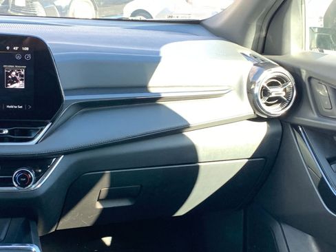 Used 2025 Chevrolet Equinox LT image 36