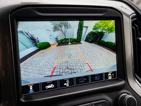 Used 2021 Chevrolet Silverado 1500 LT w/ Z71 Off-Road Package image 34