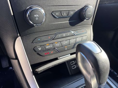 Used 2017 Ford Edge SEL w/ Equipment Group 201A image 24