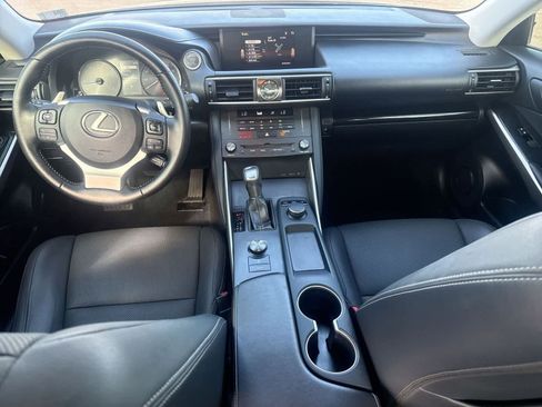 Used 2019 Lexus IS 300 image 15
