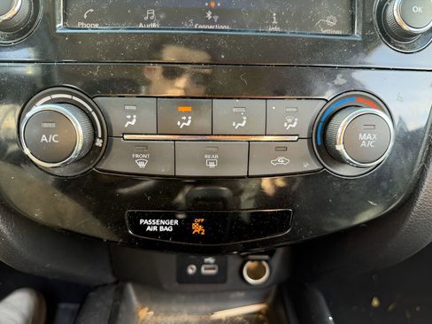 Used 2019 Nissan Rogue Sport S image 28