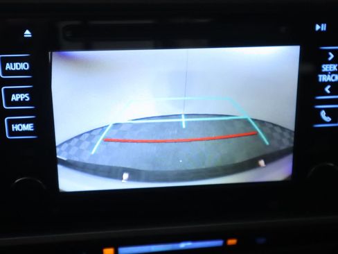 Used 2017 Toyota Tacoma TRD Off-Road image 16