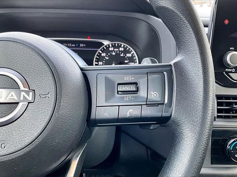 Used 2024 Nissan Pathfinder S image 10