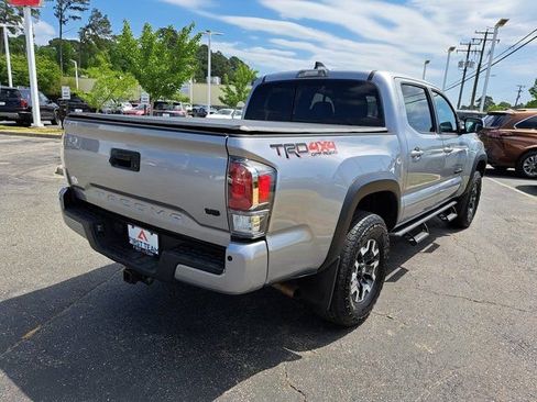 Used 2021 Toyota Tacoma TRD Off-Road w/ Technology Package AWD/4WD image 8