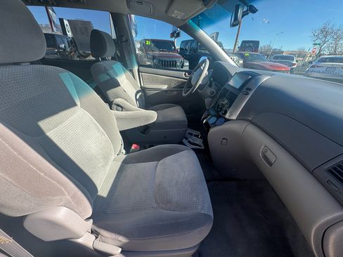 Used 2006 Toyota Sienna CE image 9