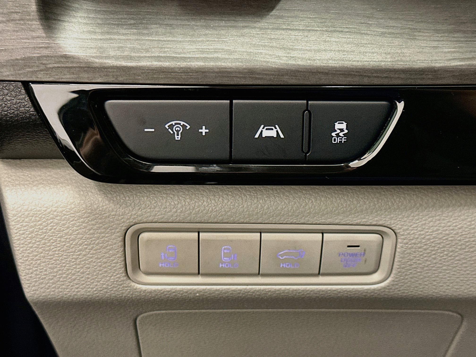 Used 2024 Kia Carnival SX FWD image 17
