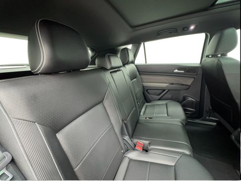 Used 2023 Volkswagen Atlas Cross Sport SE w/ Panoramic Sunroof Package FWD image 27