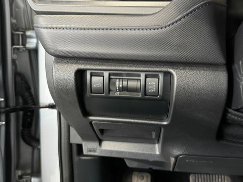 Used 2025 Subaru Forester Premium AWD/4WD image 18
