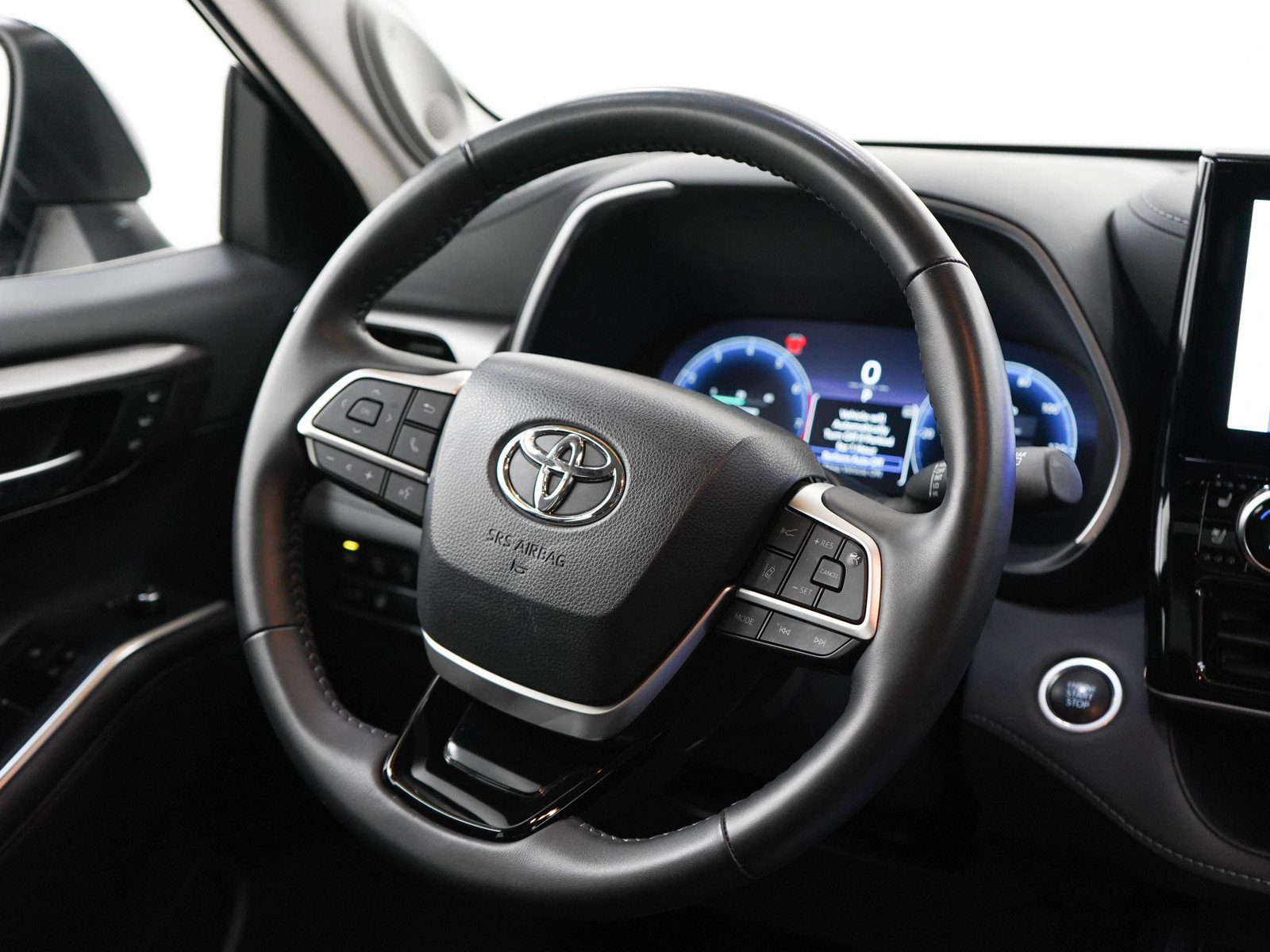 Used 2024 Toyota Highlander Limited AWD/4WD image 16