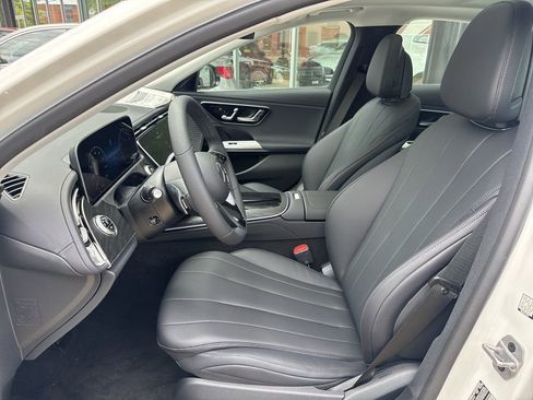 Used 2025 Mercedes-Benz E 350 4MATIC Sedan image 15