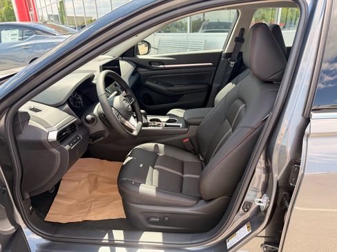 New 2026 Nissan Altima 2.5 SR FWD image 6