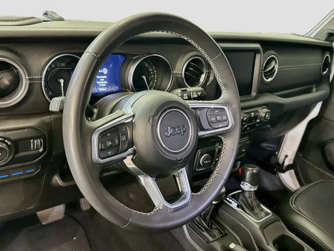 Used 2023 Jeep Wrangler Unlimited Sahara AWD/4WD image 18