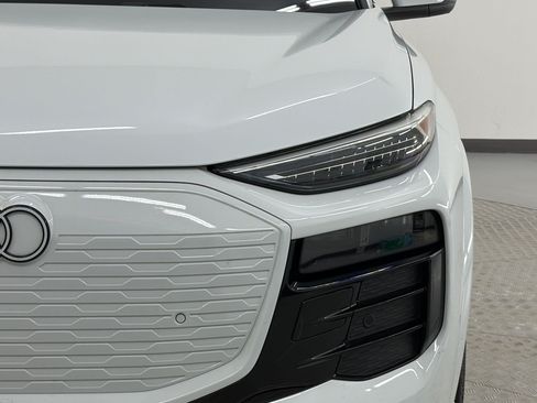 Used 2025 Audi Q6 e-tron Premium Plus w/ Premium Plus AWD/4WD image 12