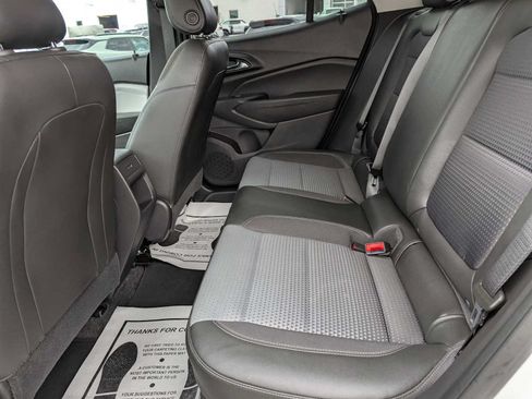 Used 2024 Chevrolet Trax LT w/ Sunroof Package FWD image 23