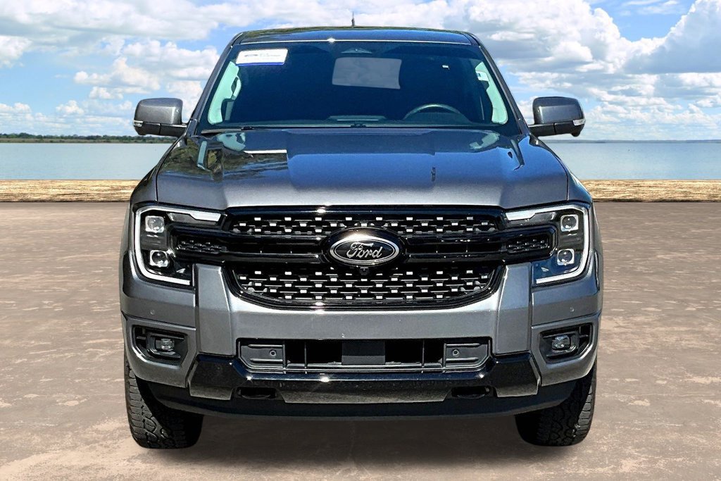 Used 2025 Ford Ranger Lariat w/ Black Appearance Package AWD/4WD image 2