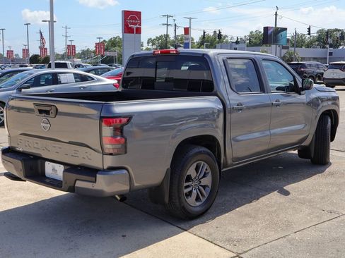 Used 2025 Nissan Frontier SV RWD image 19